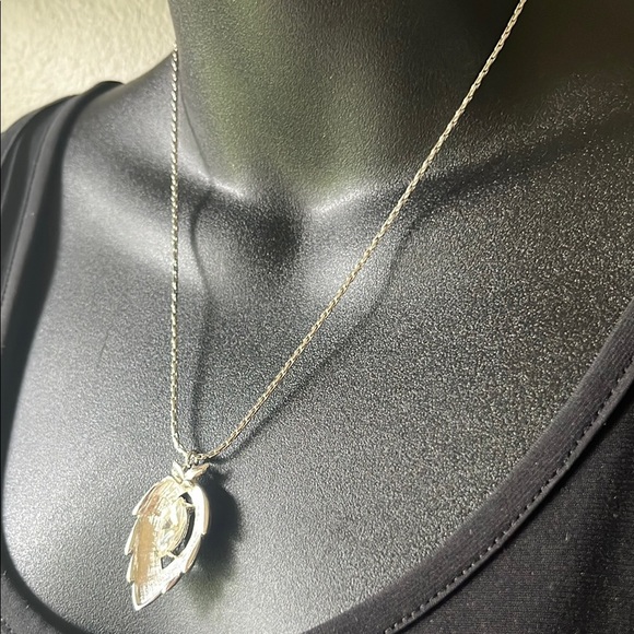 Silver Leaf Necklaces and clip-on earrings Set- Vintage Sarah Coventry - Picture 10 of 11